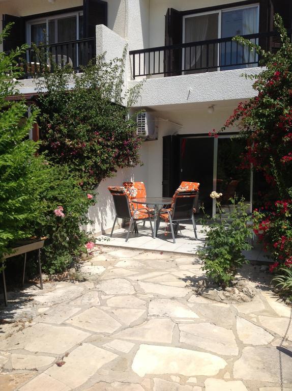 Paphos Townhouse Villa Exterior foto